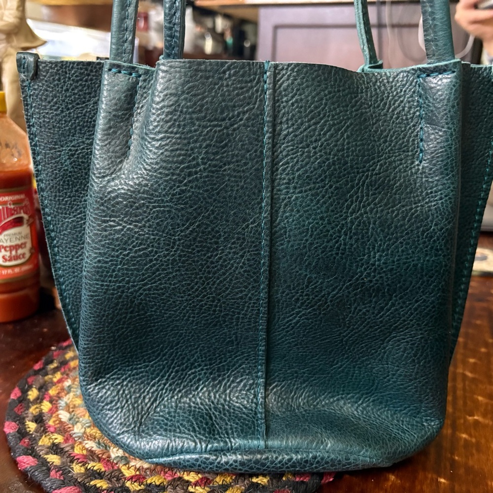 Lagoon Devan - image 3